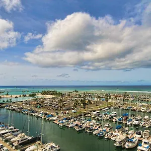 ilikai-marina-1192.hotelsinhawaii.org/